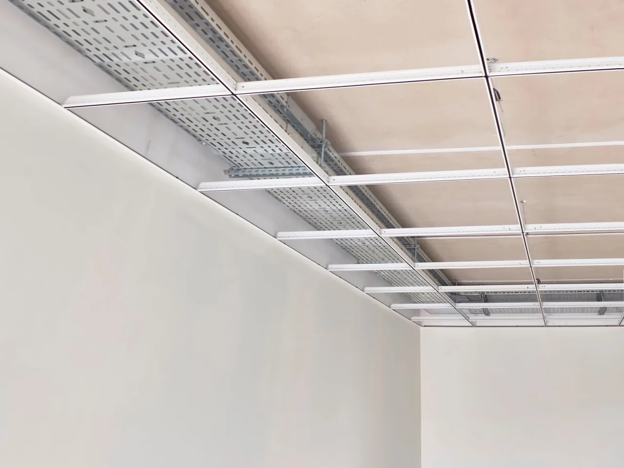 wykończenia wnętrz Rzeszów - podwieszany sufit z LED